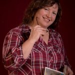 Tatjana Jamnik Pocajt, portret s knjigo