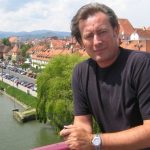 Vladimir Rukavina na Starem mostu, v ozadju Lent