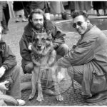 Tone Stojko, Diego Andrés Goméz, Ivo Štandeker in njegov pes Runo, Ljubljana , april 1992