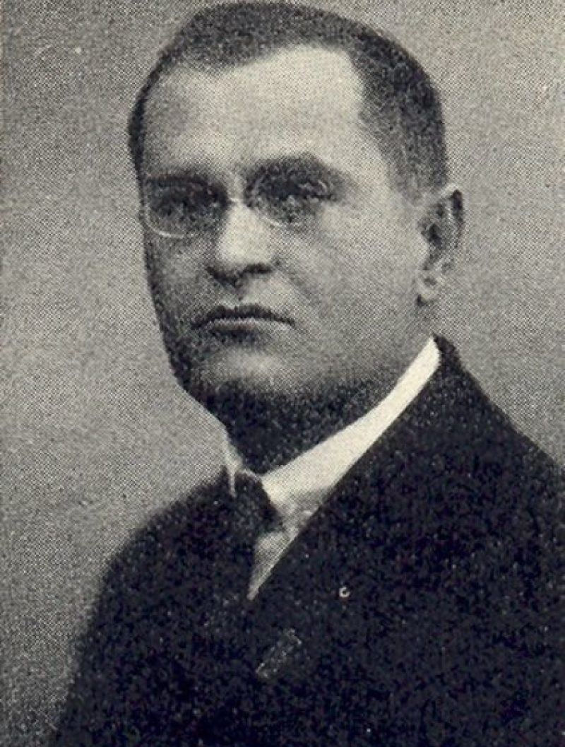 Portret - Milan PLUT