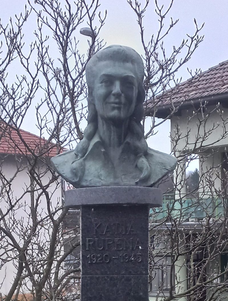 Portret - Zora - Katja RUPENA