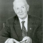 Slovenski čebelar: glasilo čebelarskih organizacij Slovenije, 2002, let. 54, št. 6, str. 173–174.