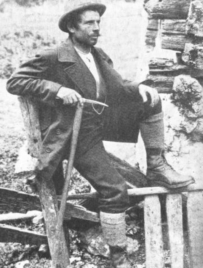 KOMAC Andrej