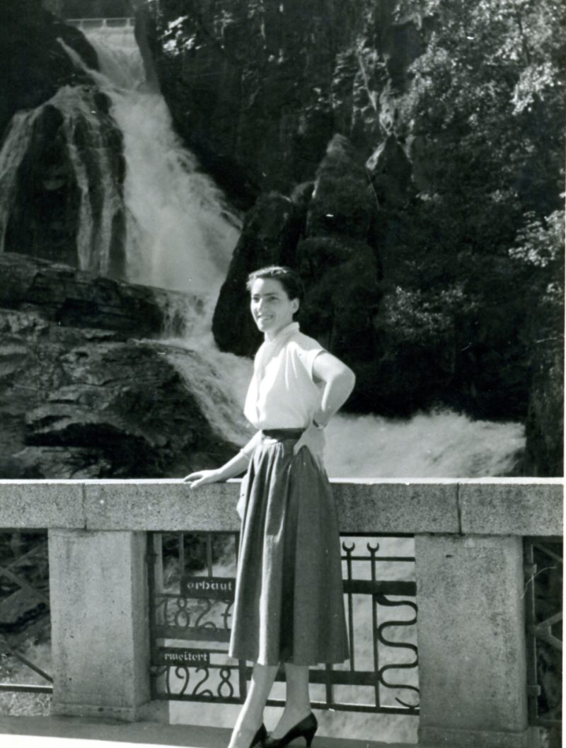 Portret - Zora SAKSIDA