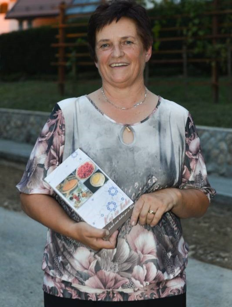 Portret - Marija KOLEDNIK ČRNILA