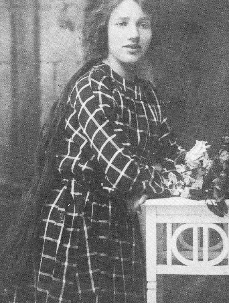 Portret - Pavla MEDVEŠČEK