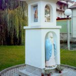 Kapelica (Delo Jeroma: poslikava 4. svetnikov in izdelava kipa Device Marije)