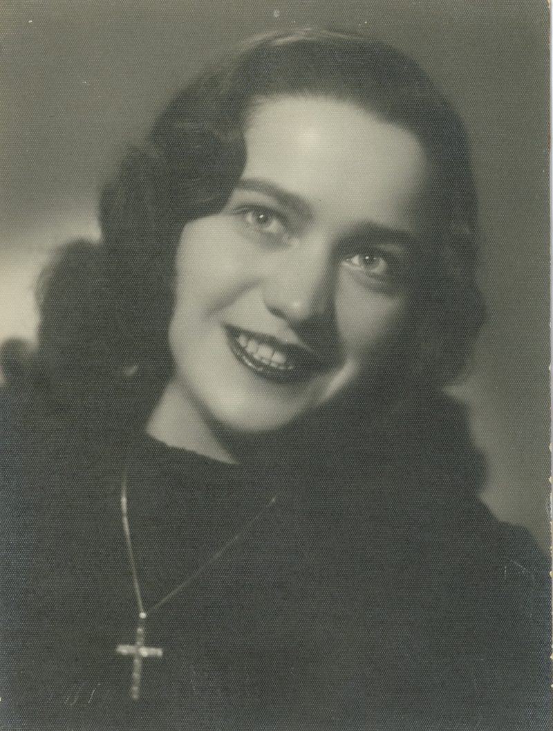 Portret - Marina KOMELJ